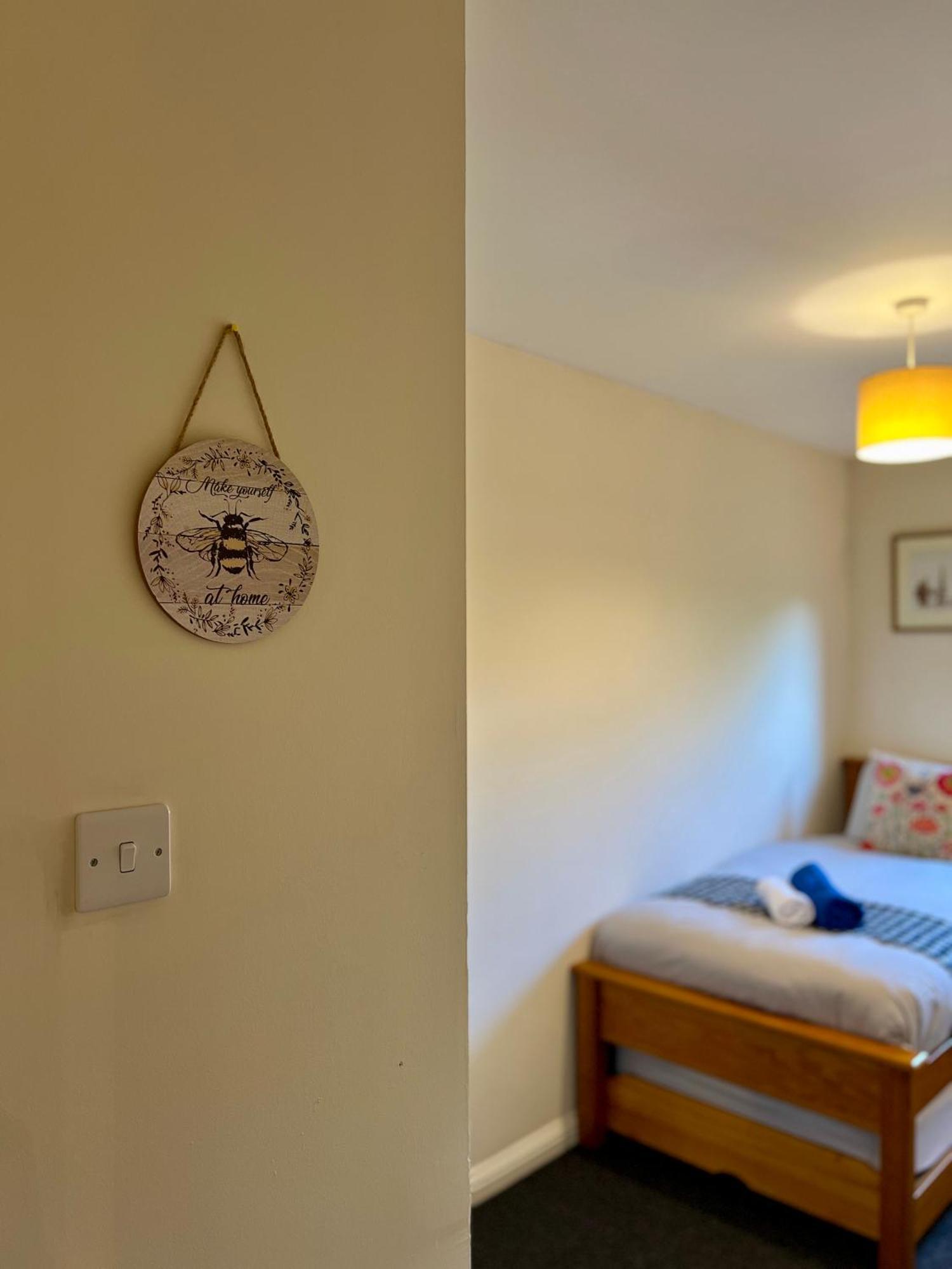 Apartamento Stylish Modern Flat With Juliet Balcony & Parking Glasgow Exterior foto