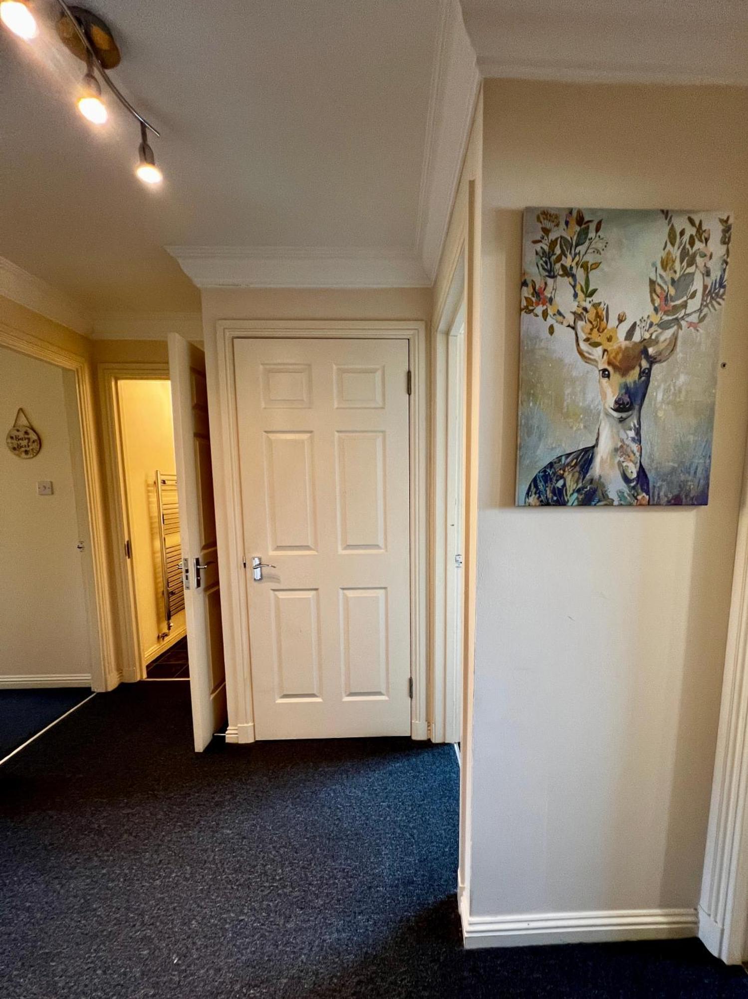 Apartamento Stylish Modern Flat With Juliet Balcony & Parking Glasgow Exterior foto
