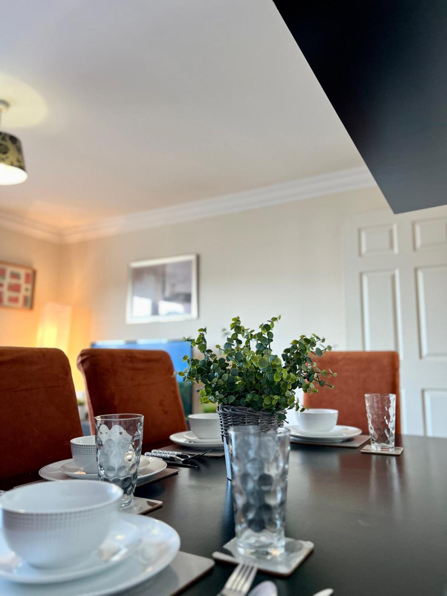 Apartamento Stylish Modern Flat With Juliet Balcony & Parking Glasgow Exterior foto